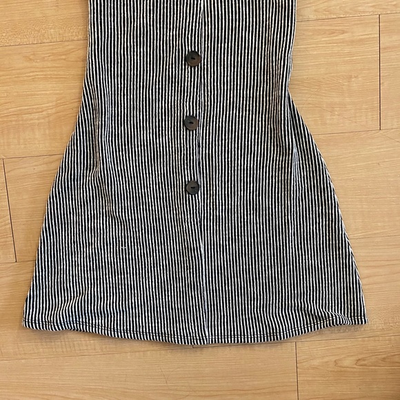 Black and white button front fit and flare dress - Picture 2 of 4